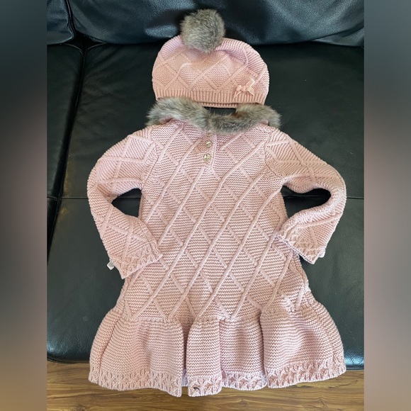 Girls 12 month dress with faux fur collar and cute buret hat. - Picture 2 of 3